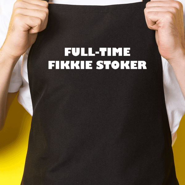 Zwart keukenschort / BBQ-schort met tekst | Full-time Fikkie stoker